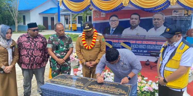 DPR RI Irwan Fecho Resmikan Renovasi Sekolah SMPN 1 dan SDN 015 Sangkulirang
